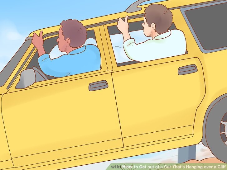Hướng dẫn chi tiết cách tự thoát nạn khi ô tô treo trên vách đá