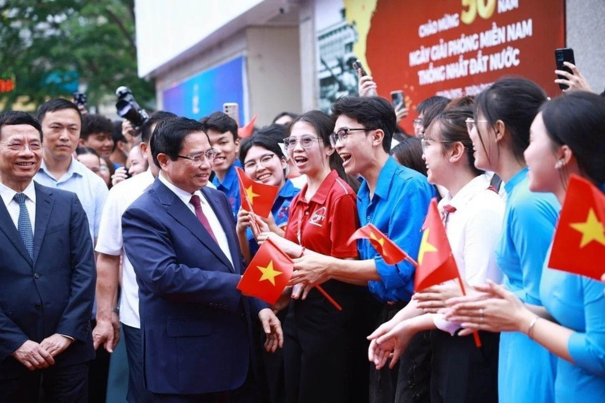 Kinh Tế Việt Nam: Từ Khó Khăn Đến Sức Mạnh Toàn Cầu