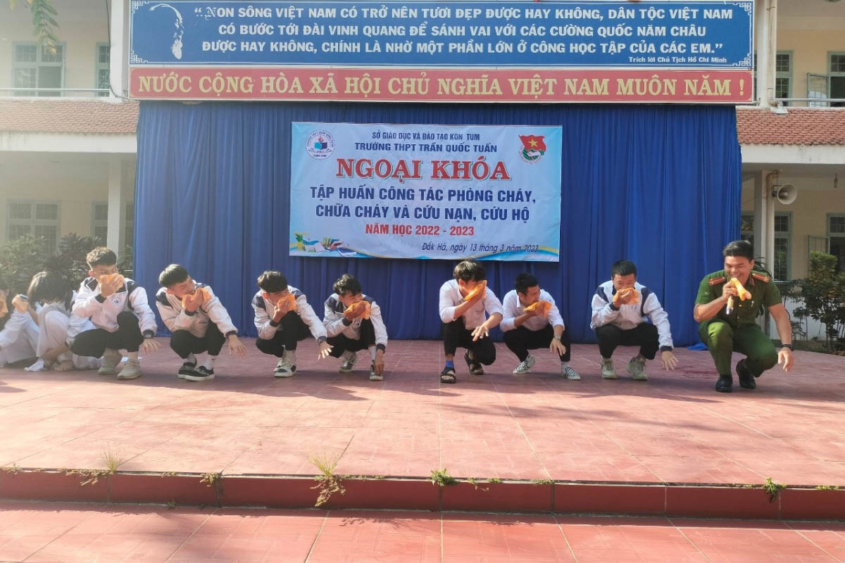 Hướng dẫn kỹ năng thoát nạn theo từng nhóm đối tượng trong trường học