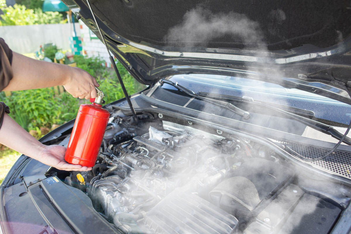 Dấu hiệu cảnh báo xe sắp cháy – Nhận biết sớm để xử lý kịp thời